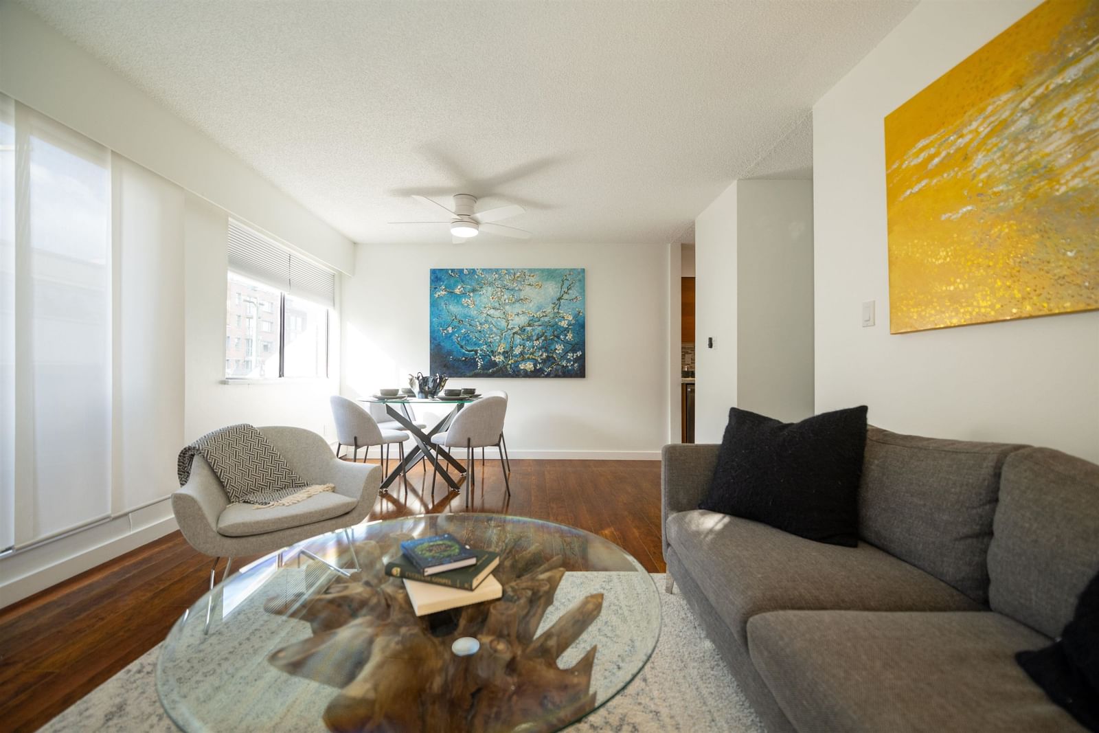 Listing Image 6