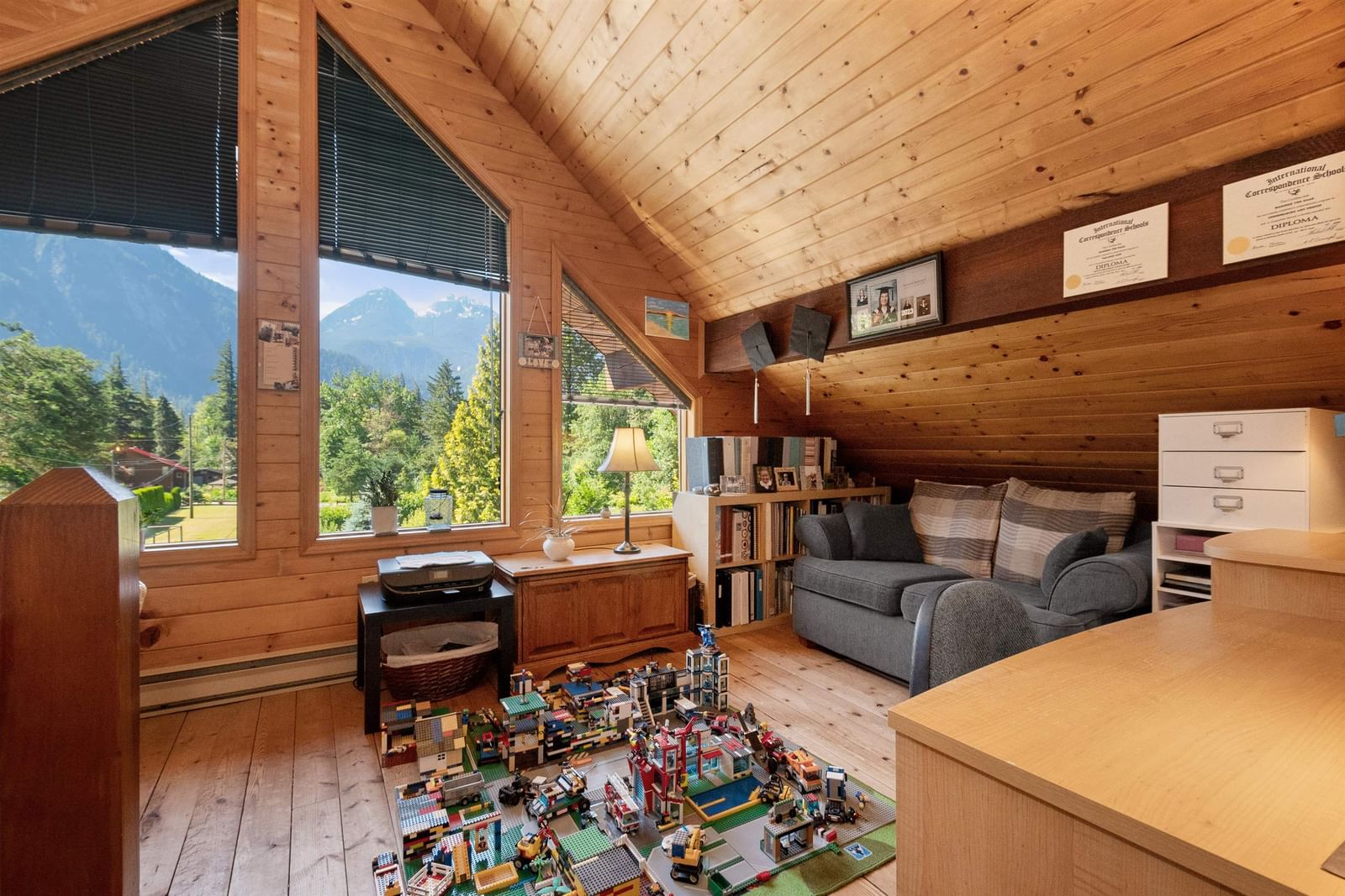 Listing Image 11