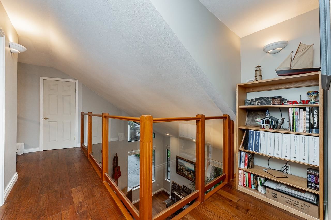 Listing Image 17