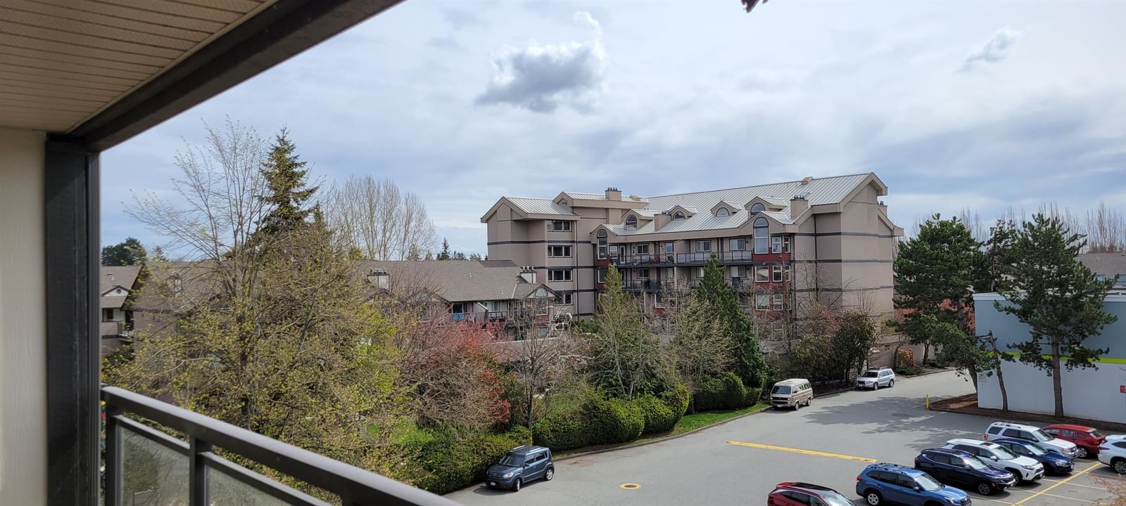Listing Image 8