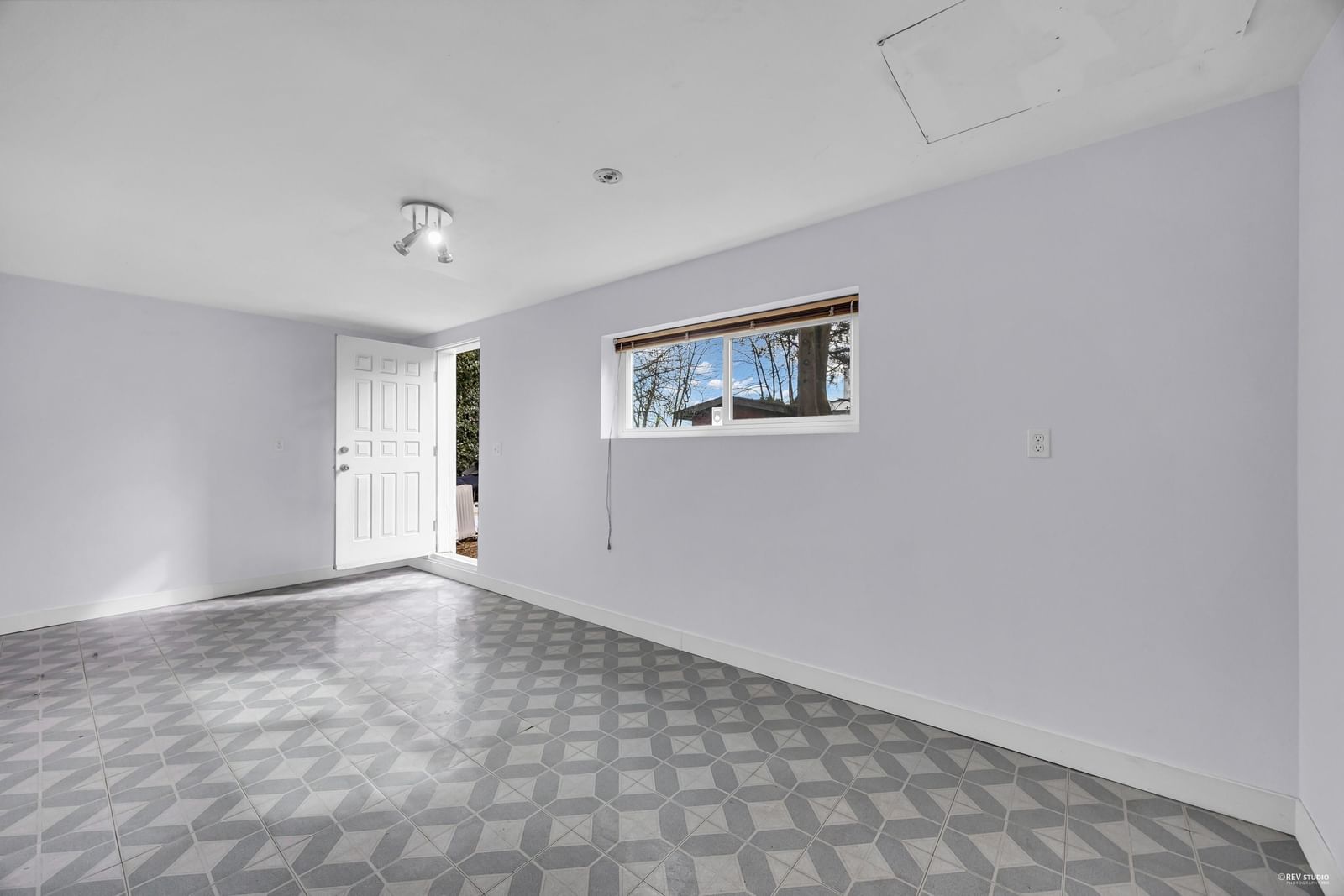 Listing Image 30
