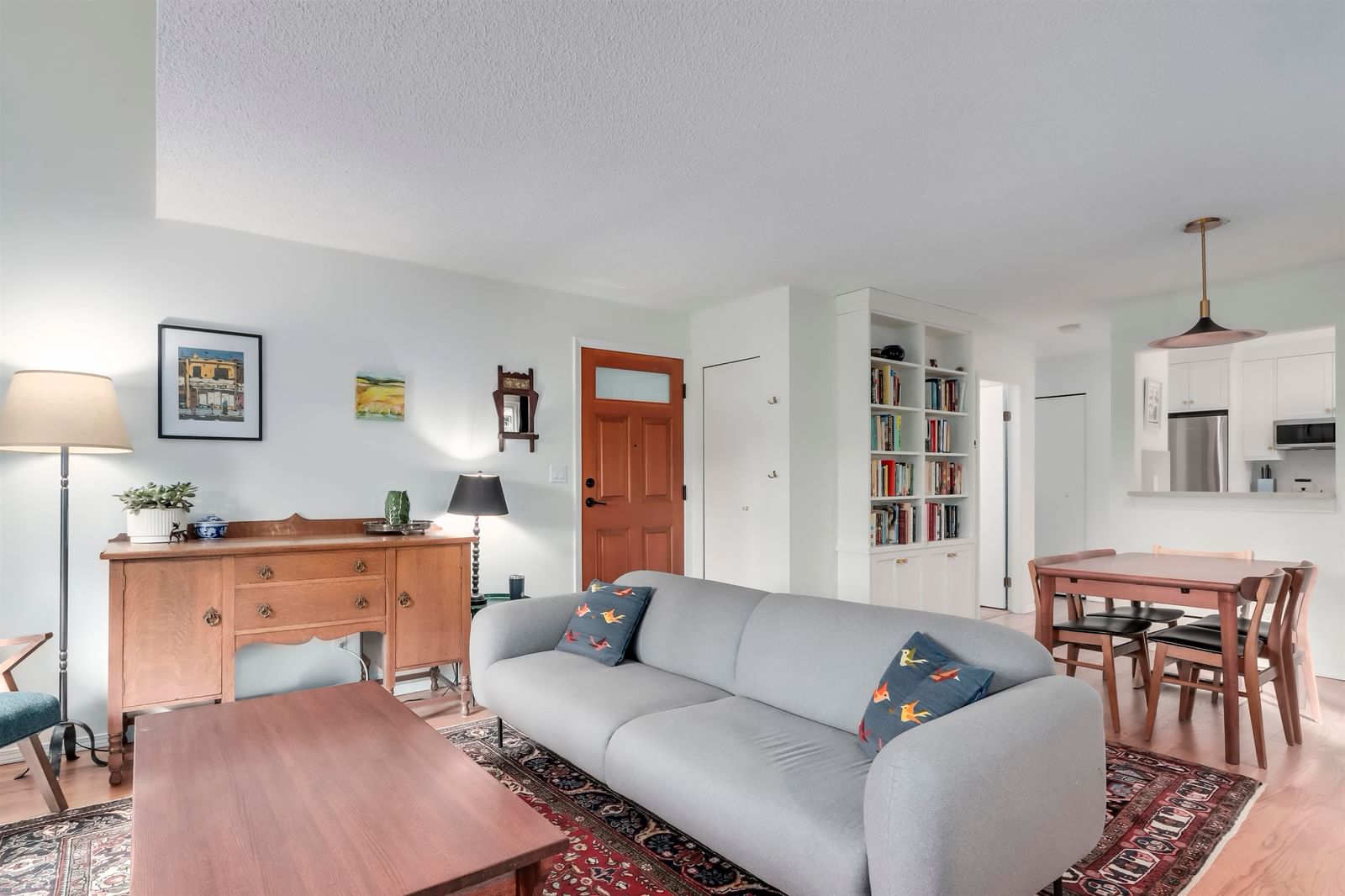 Listing Image 5