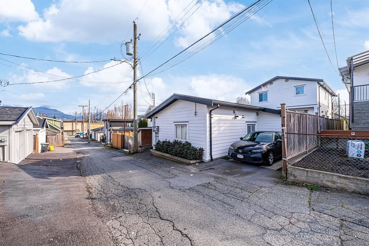 Listing Image 8