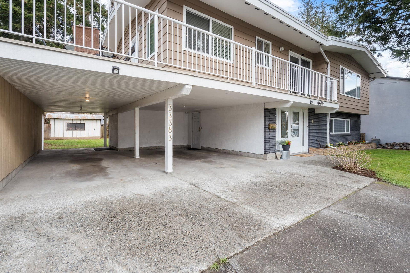 Listing Image 4