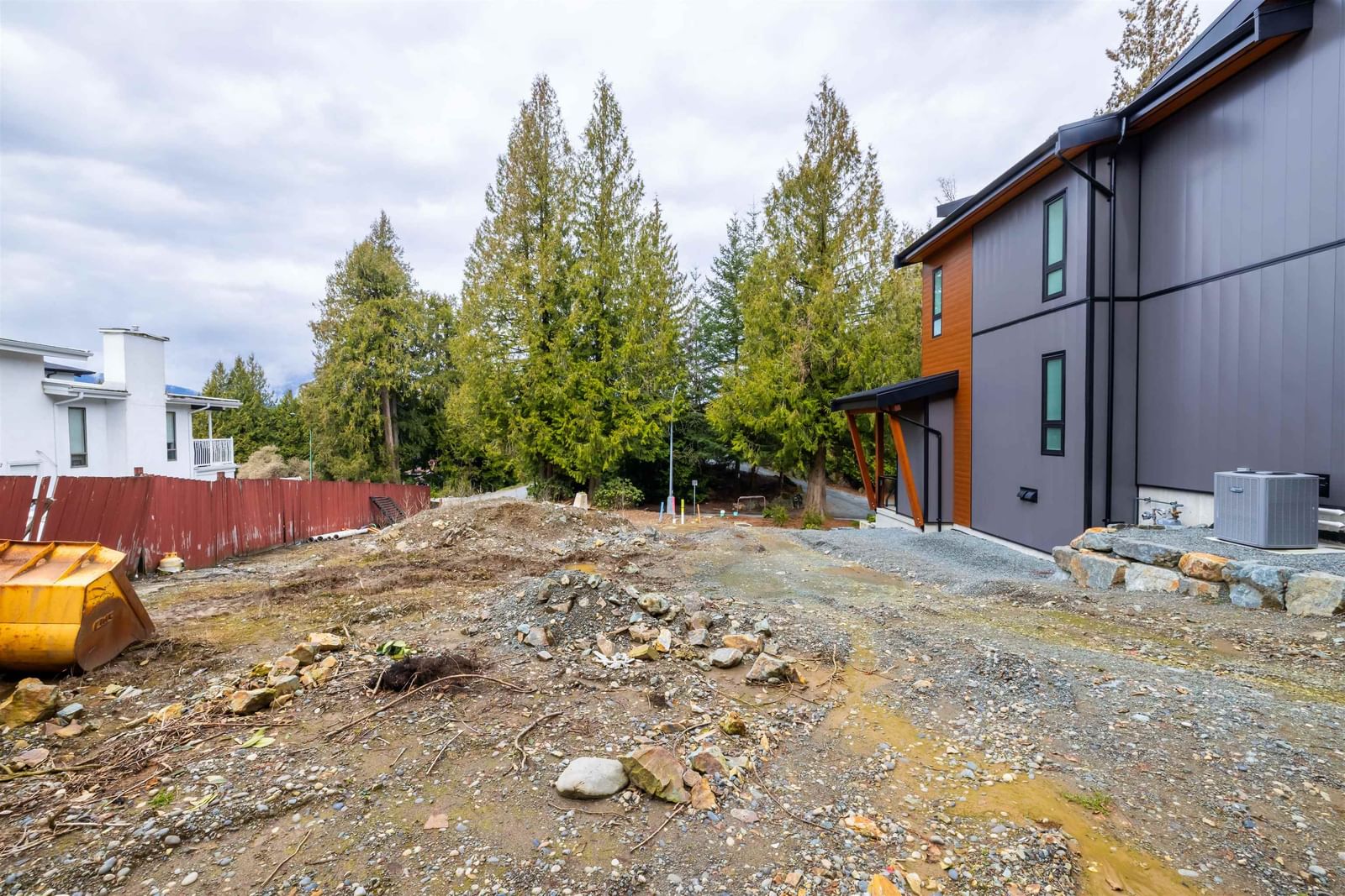 Listing Image 11