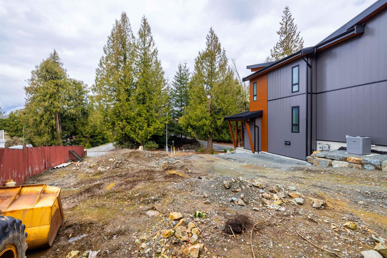Listing Image 12