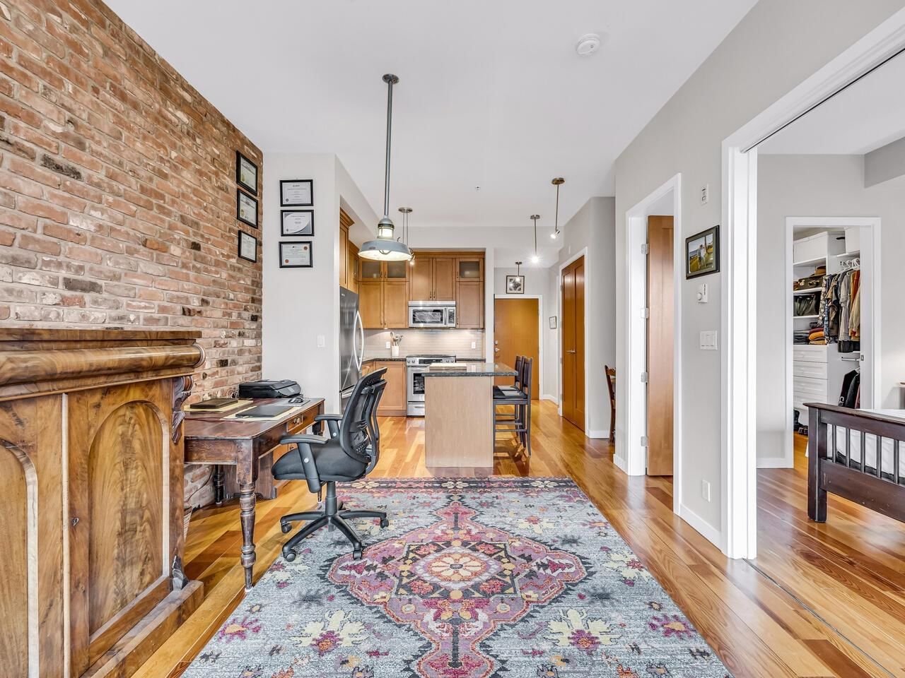 Listing Image 6