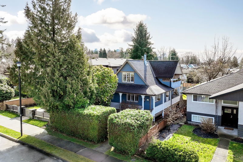341 22nd Street W, North Vancouver, British Columbia