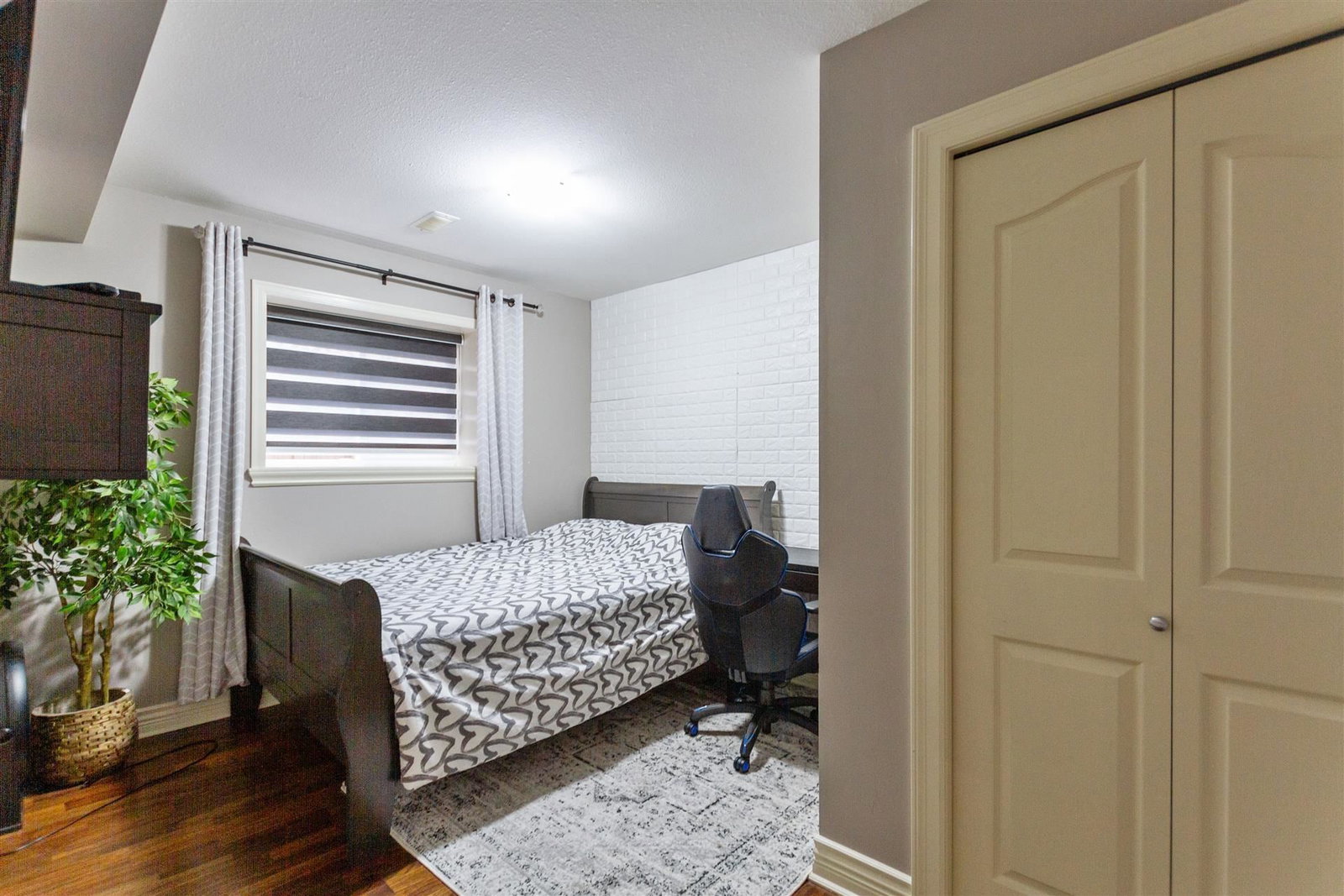 Listing Image 22