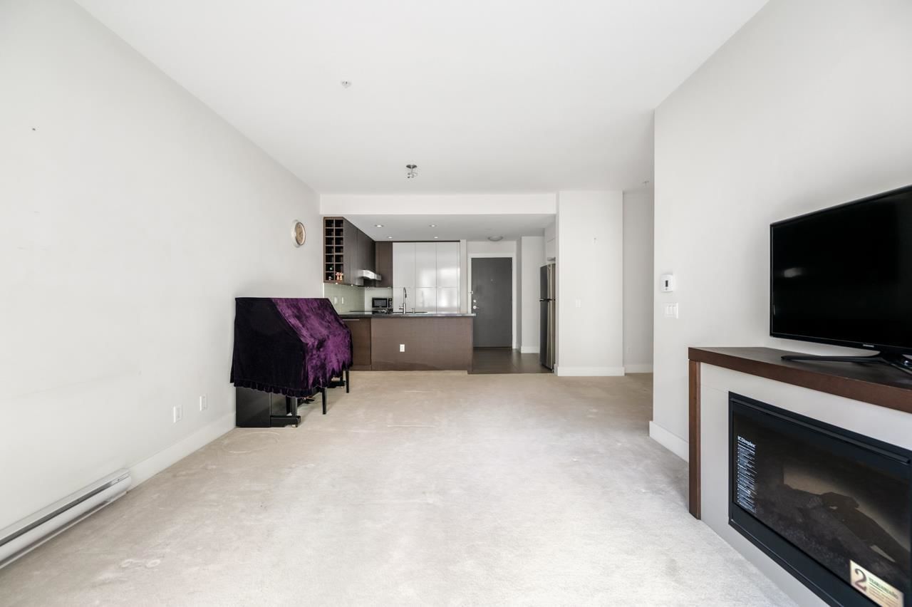 Listing Image 8