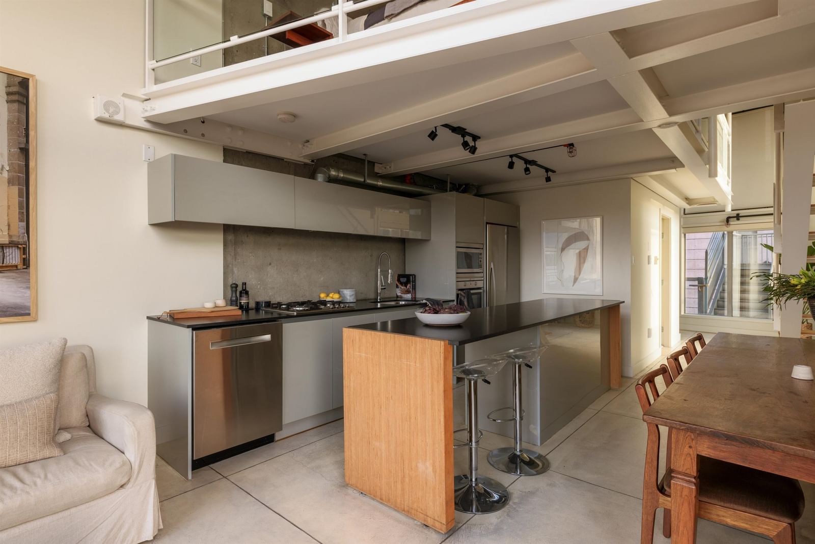 Listing Image 8