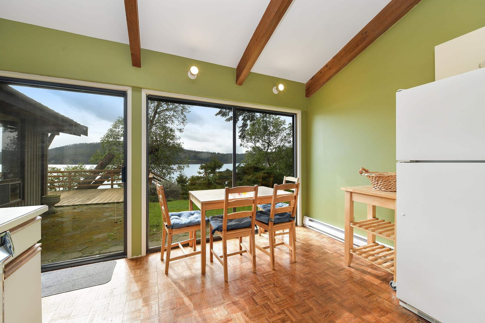 Listing Image 11