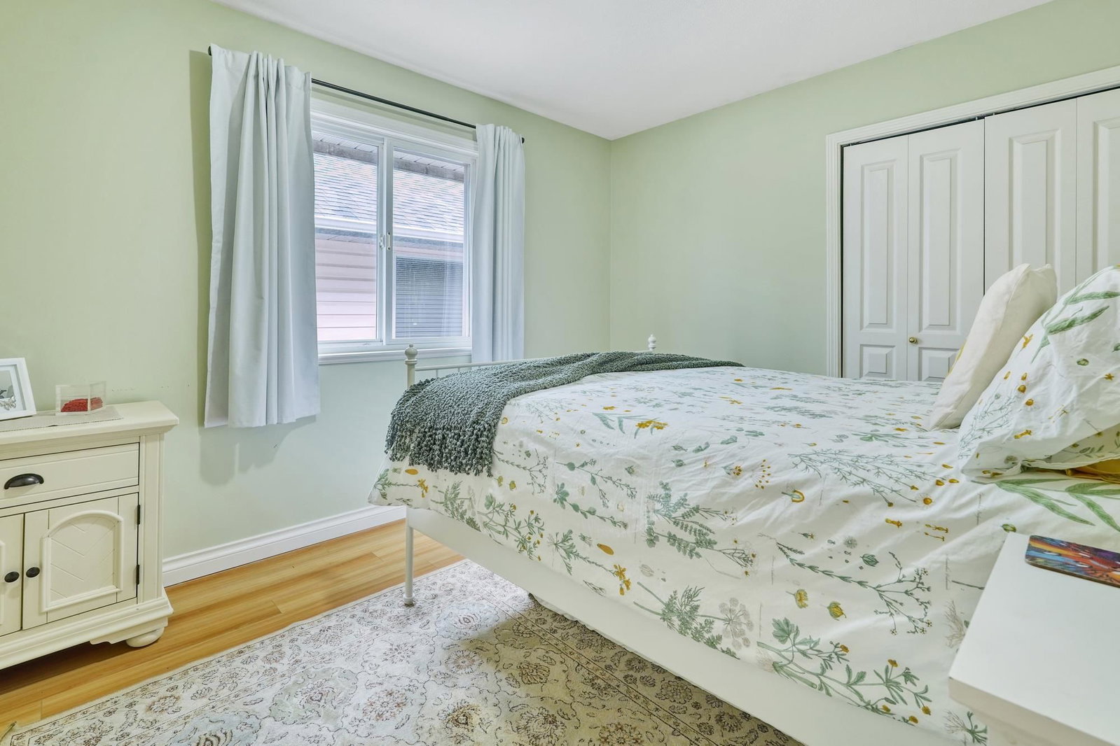 Listing Image 16