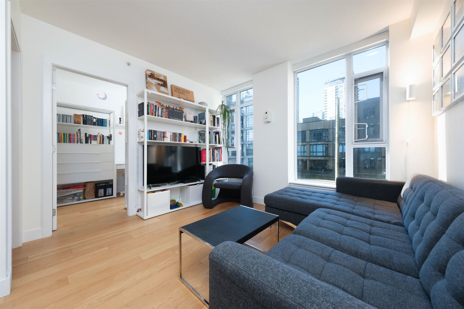 Listing Image 9