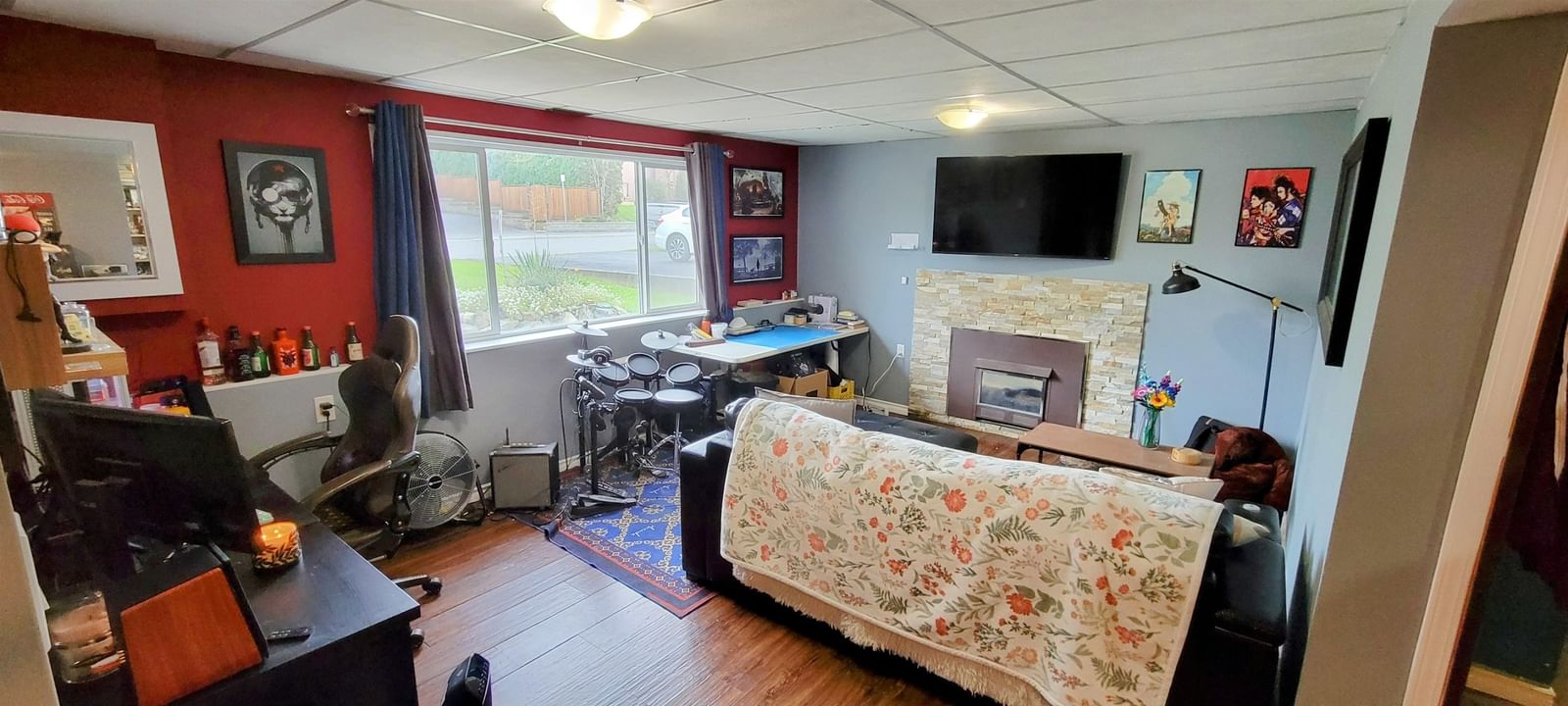 Listing Image 4