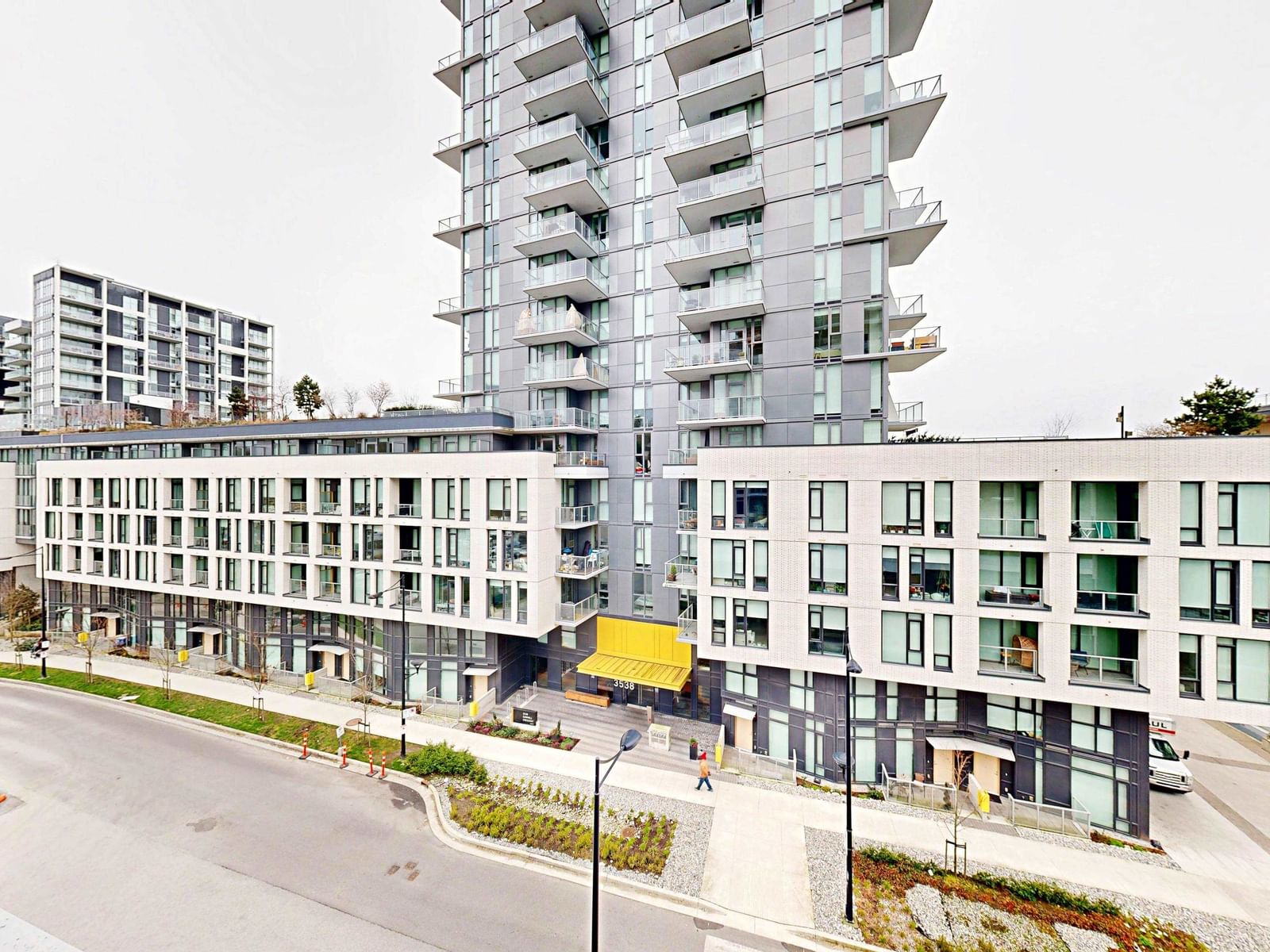 Listing Image 11