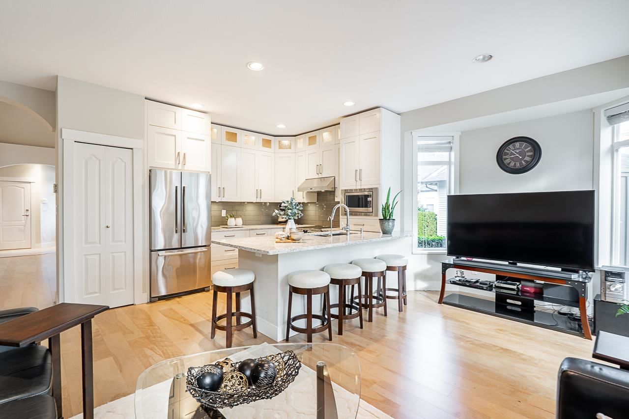 Listing Image 15