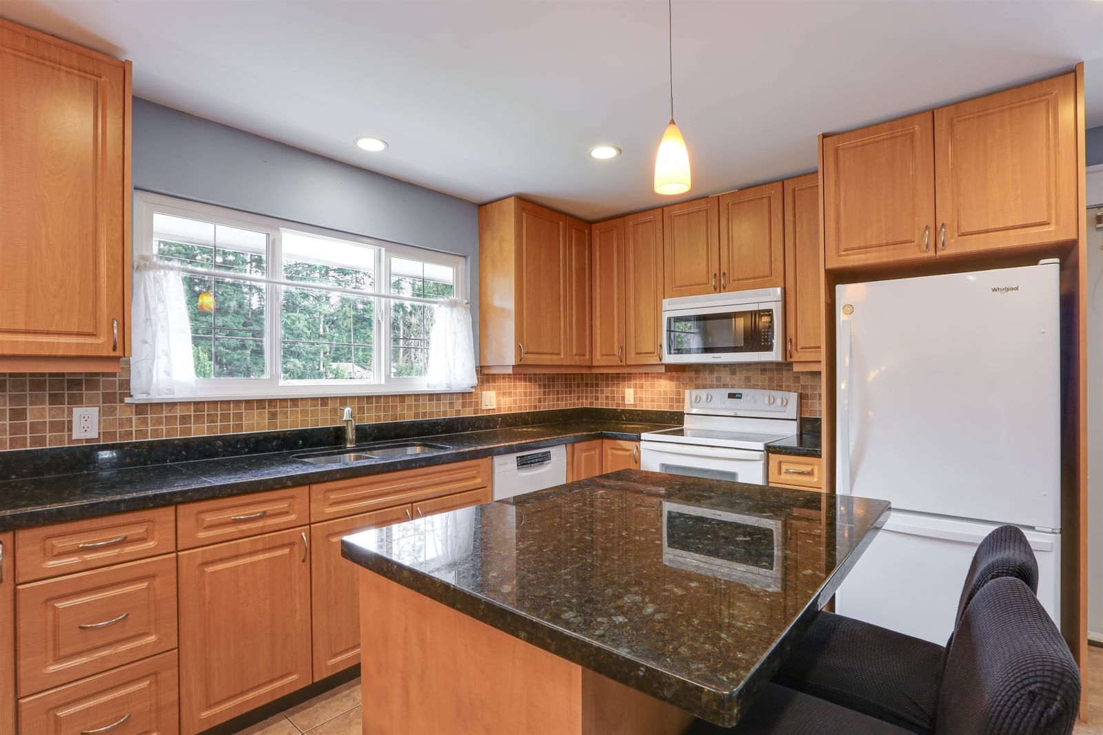 Listing Image 12