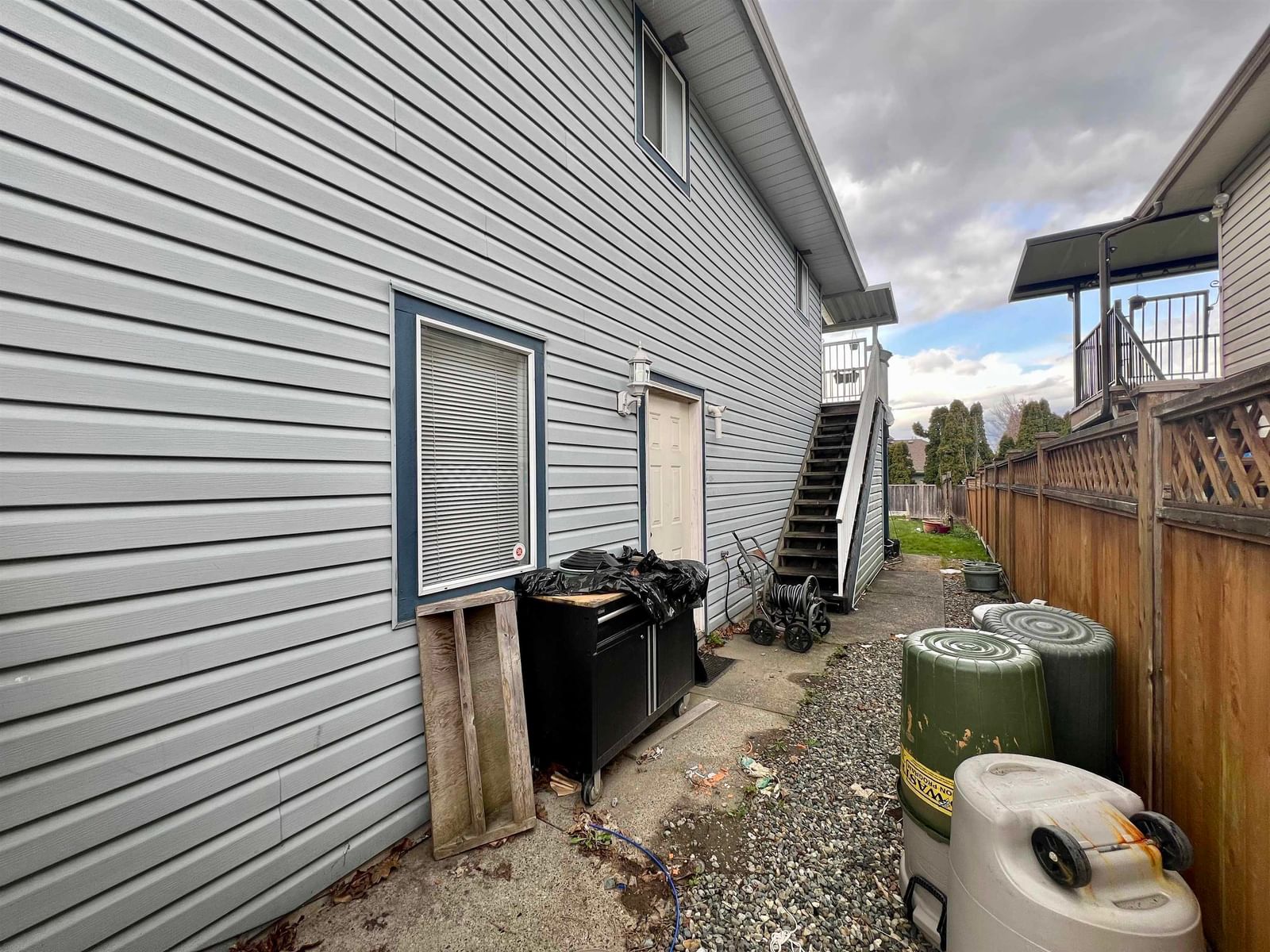 Listing Image 6