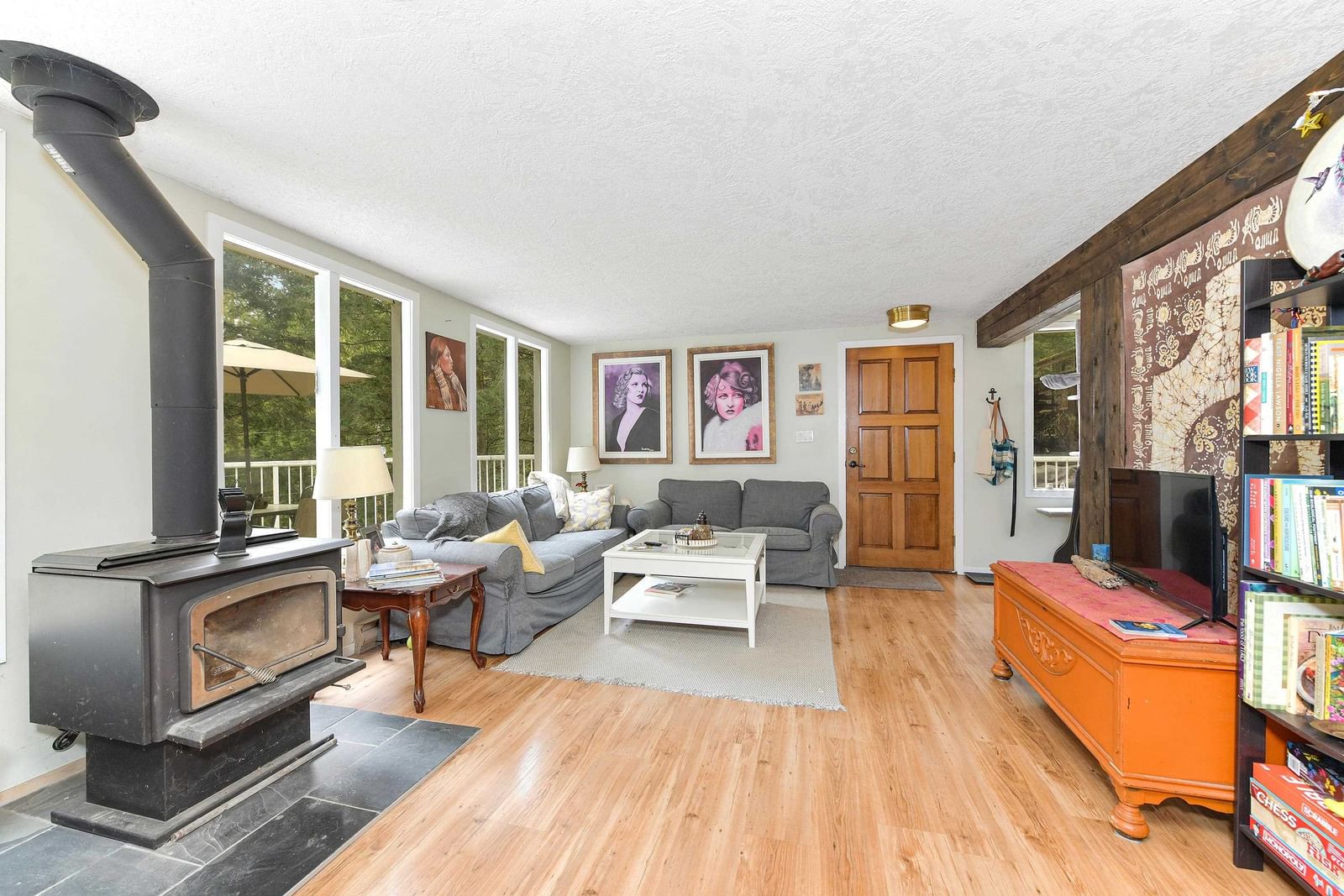 Listing Image 11