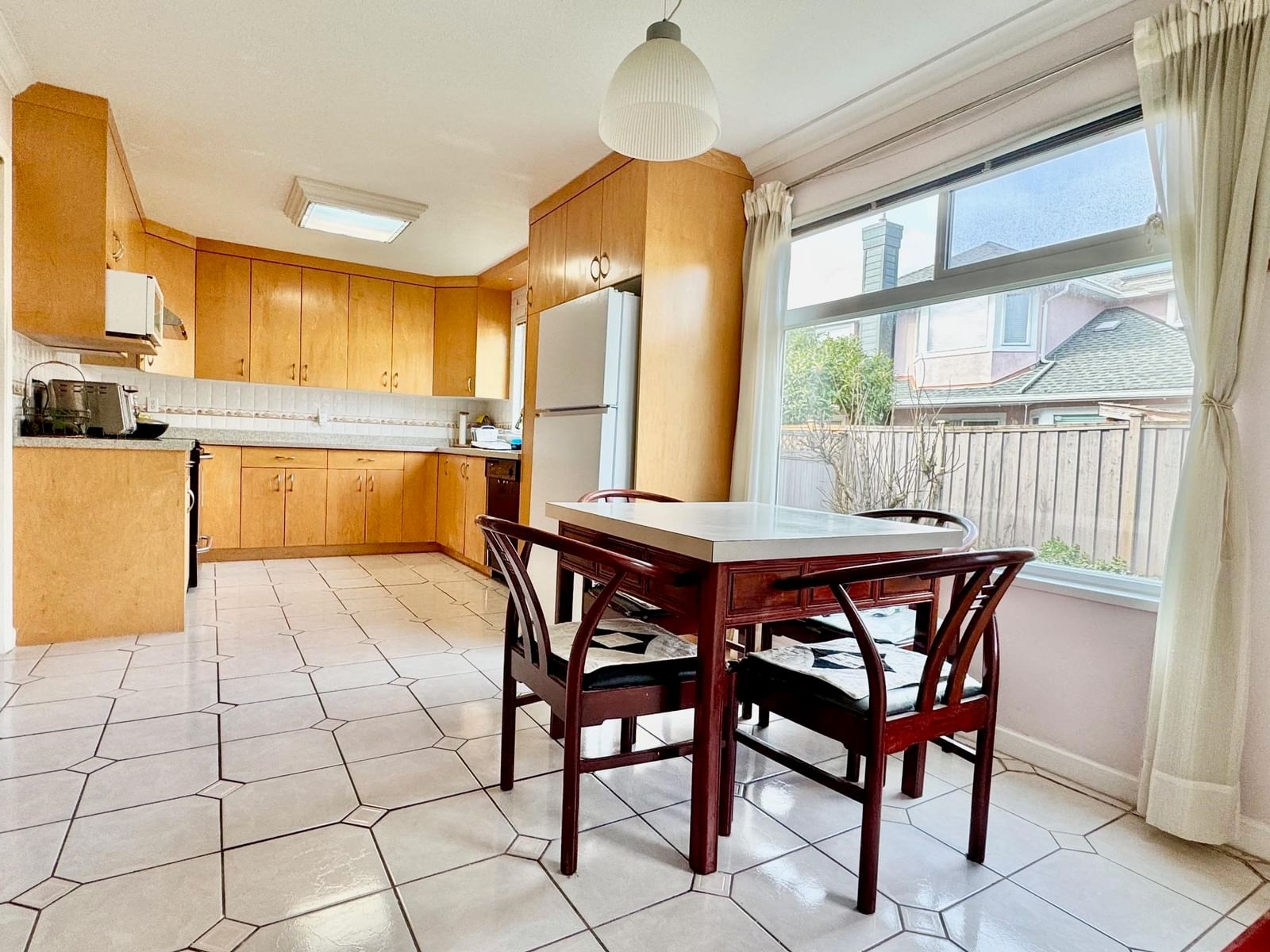 Listing Image 6