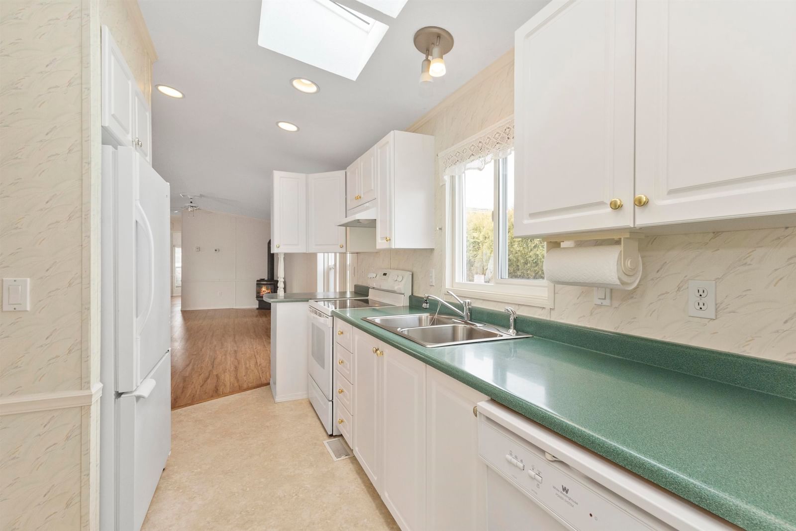 Listing Image 14