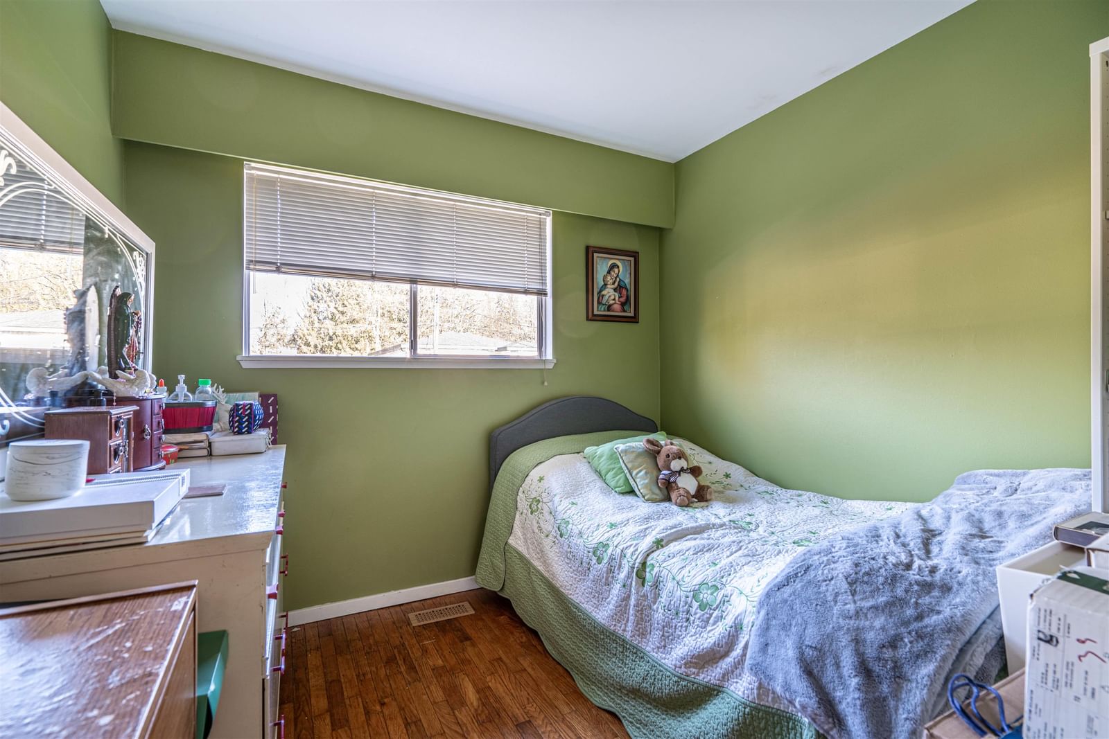 Listing Image 11