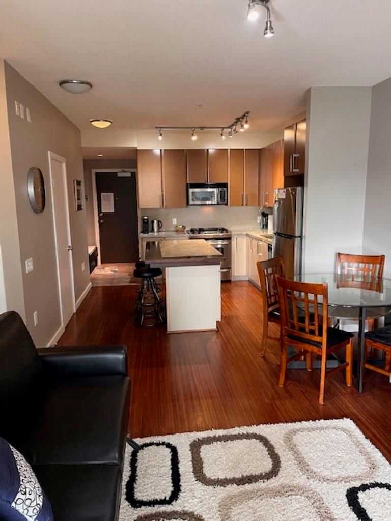 Listing Image 8