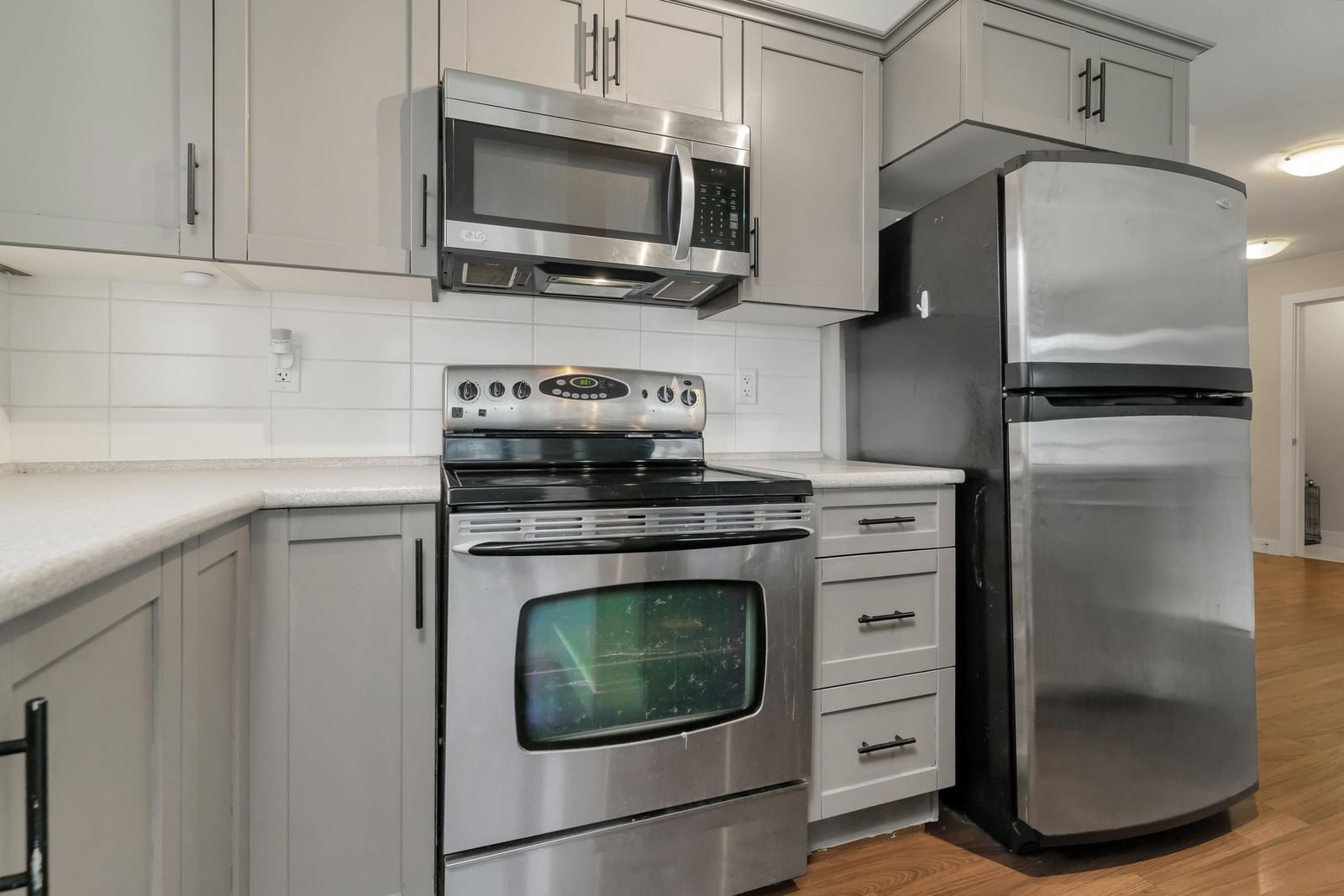 Listing Image 9