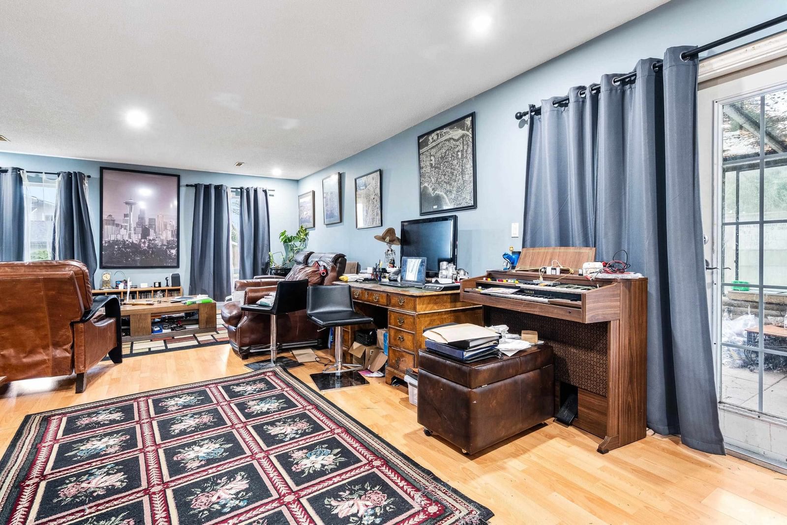 Listing Image 9