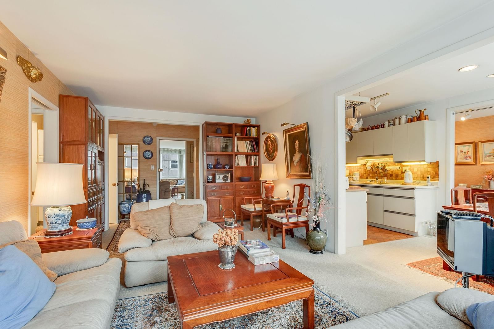 Listing Image 12