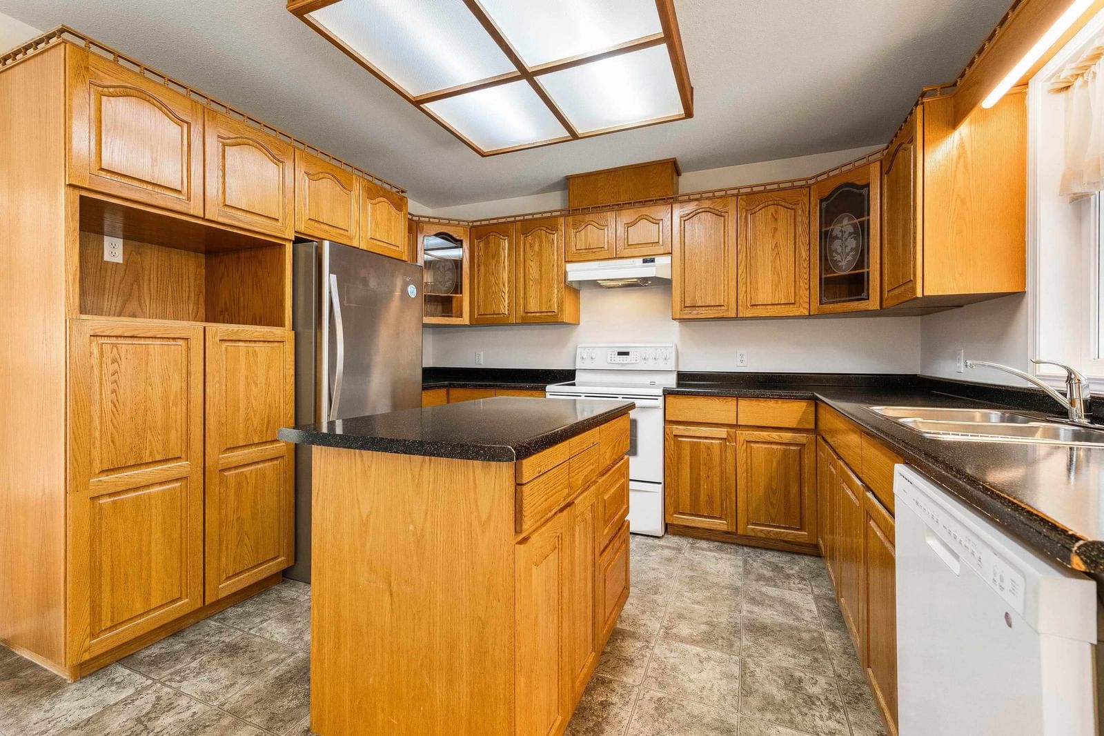 Listing Image 19