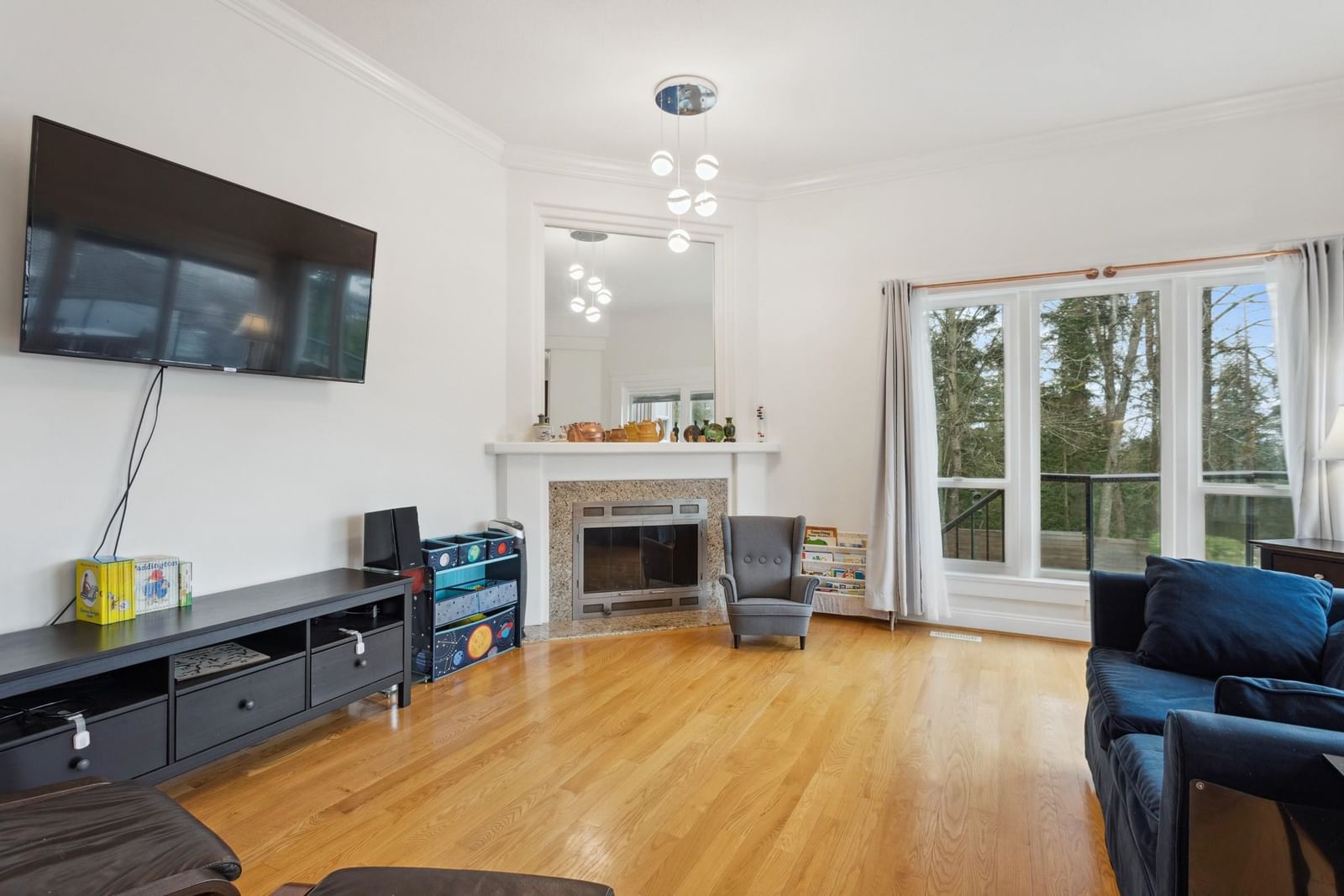 Listing Image 9