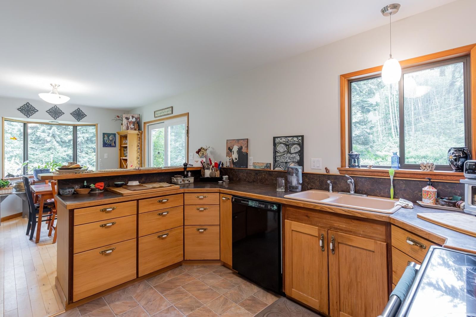 Listing Image 9