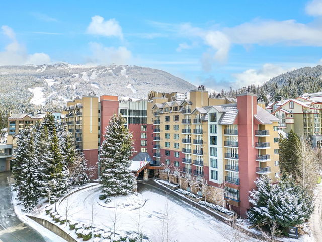 525/527 - 4050 Whistler Way