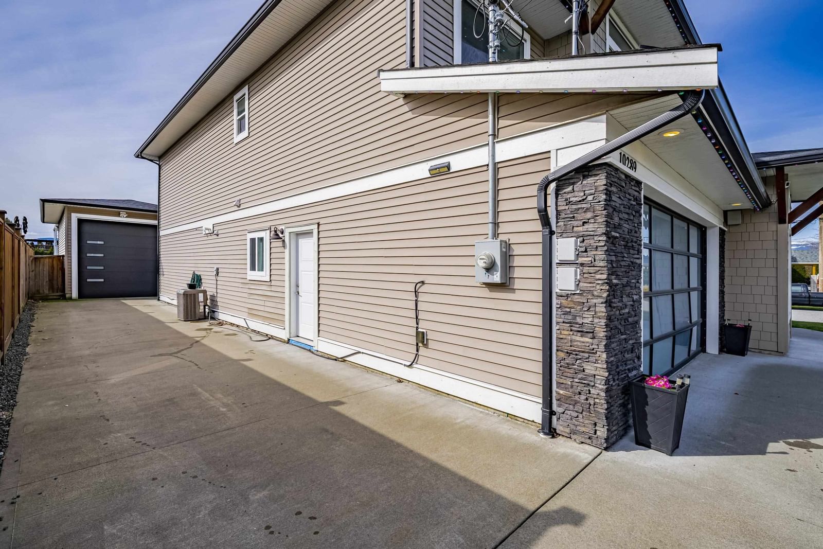 Listing Image 40