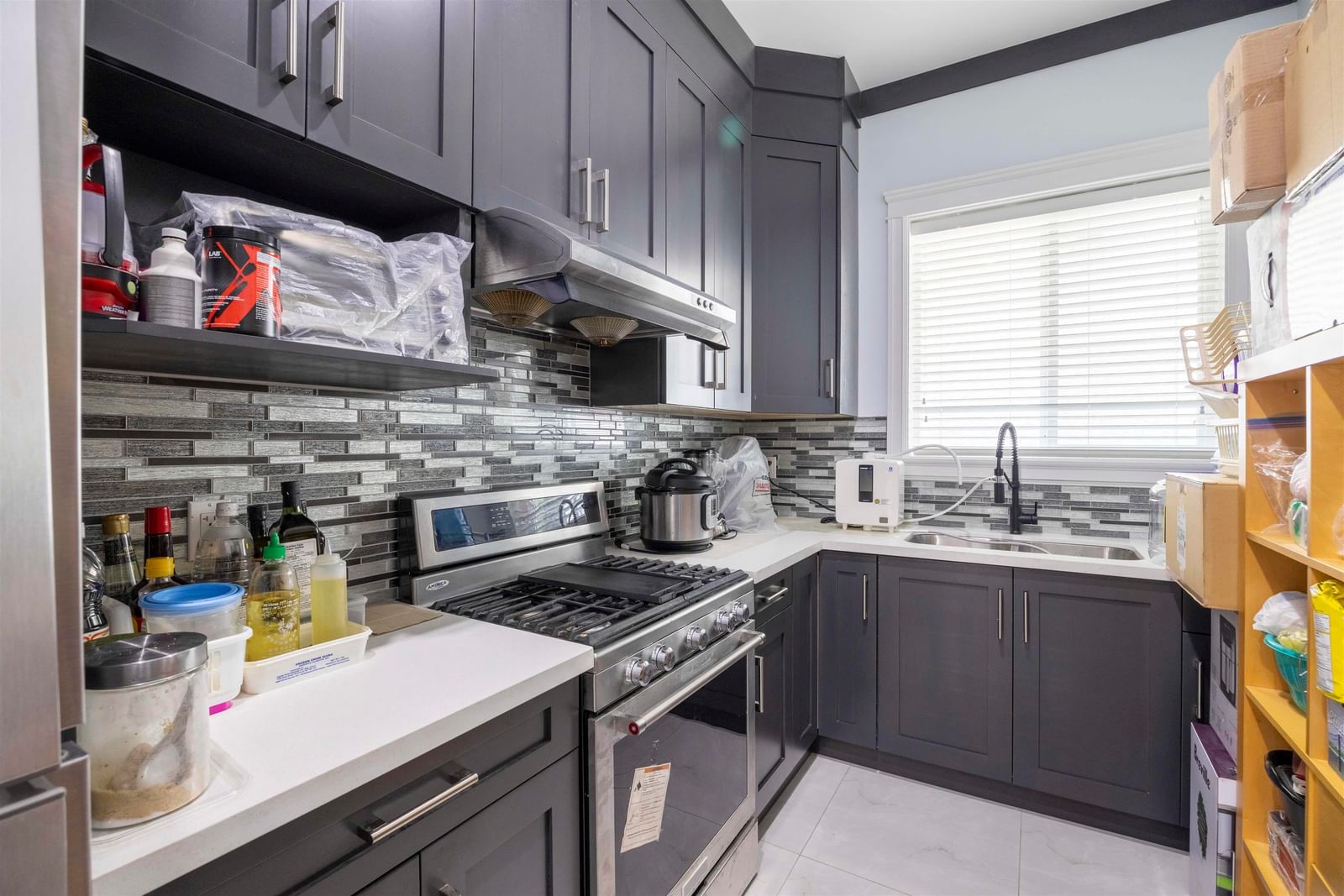 Listing Image 12