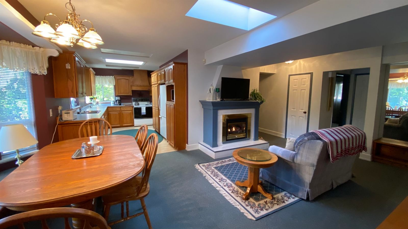 Listing Image 11