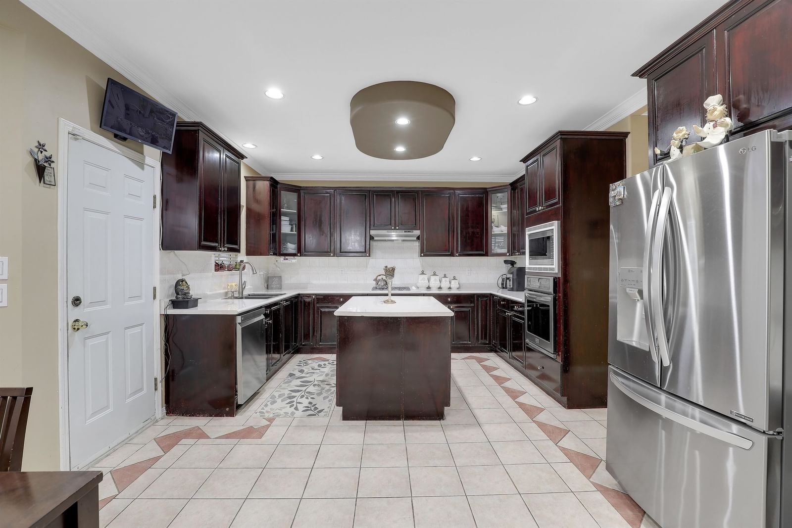 Listing Image 15