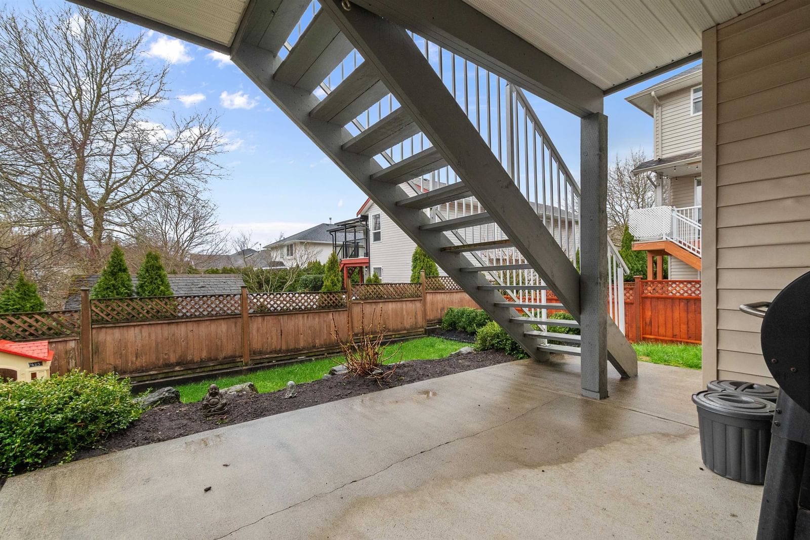 Listing Image 5