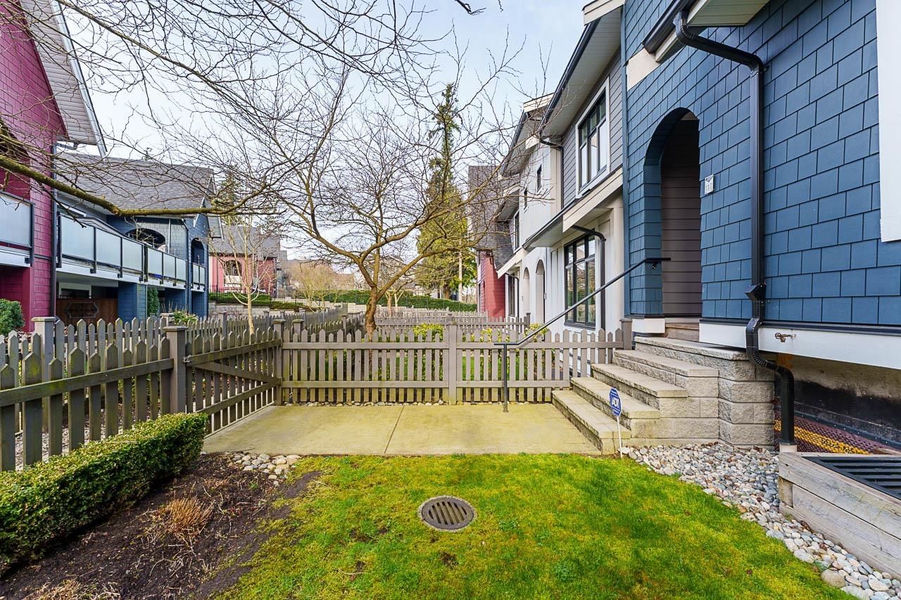 Listing Image 4