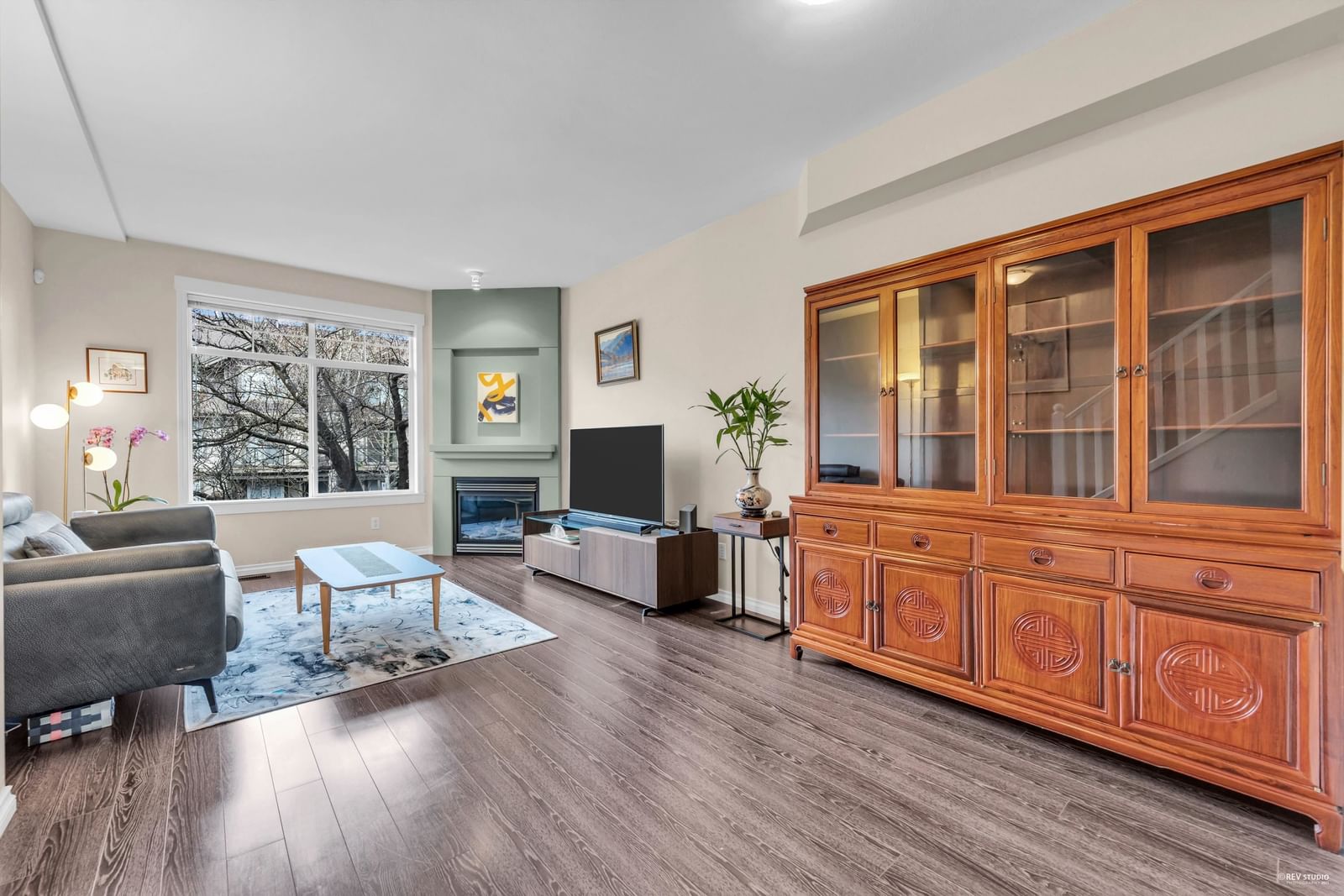 Listing Image 5