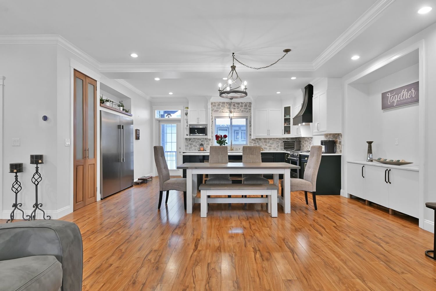 Listing Image 10