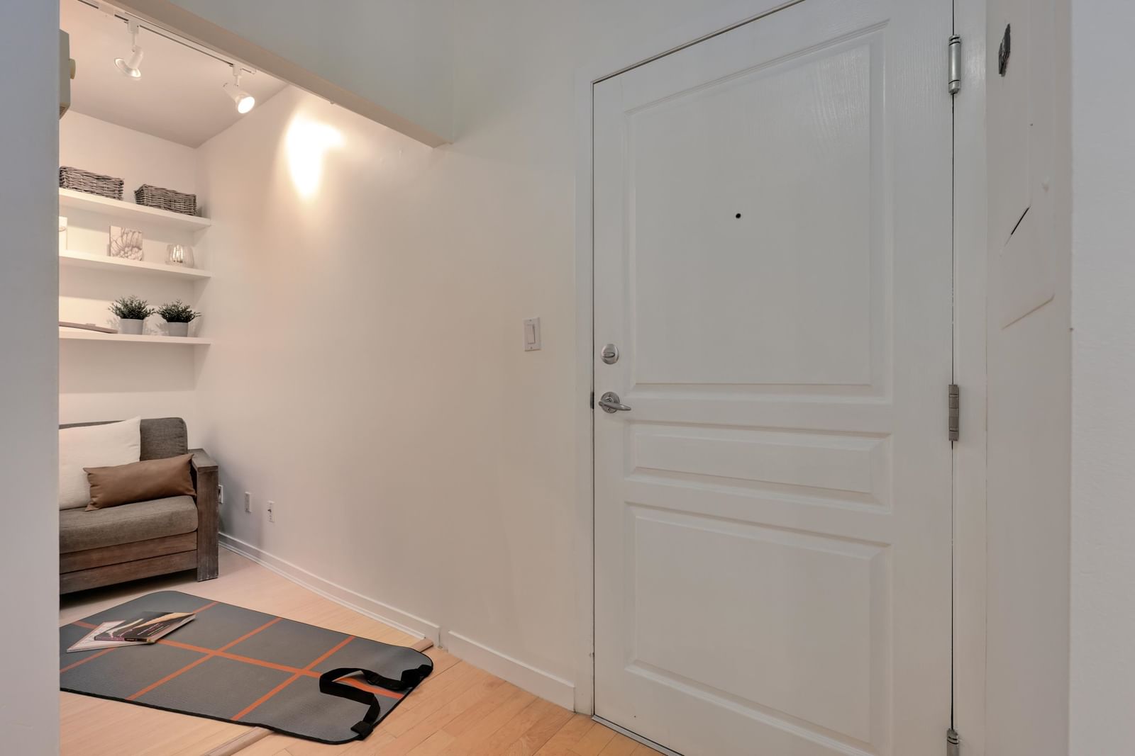 Listing Image 18