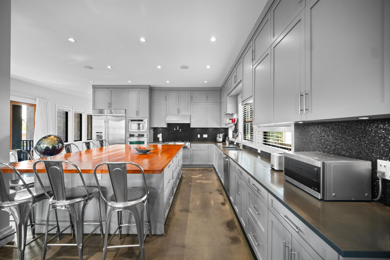 Listing Image 9