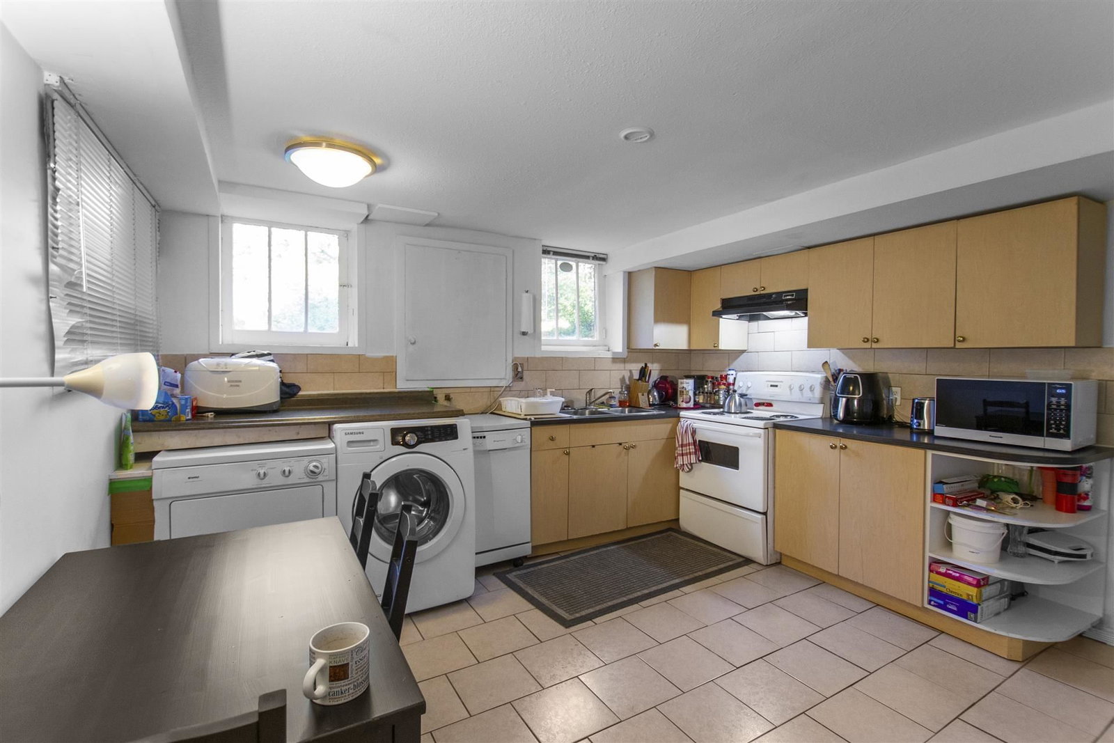 Listing Image 8