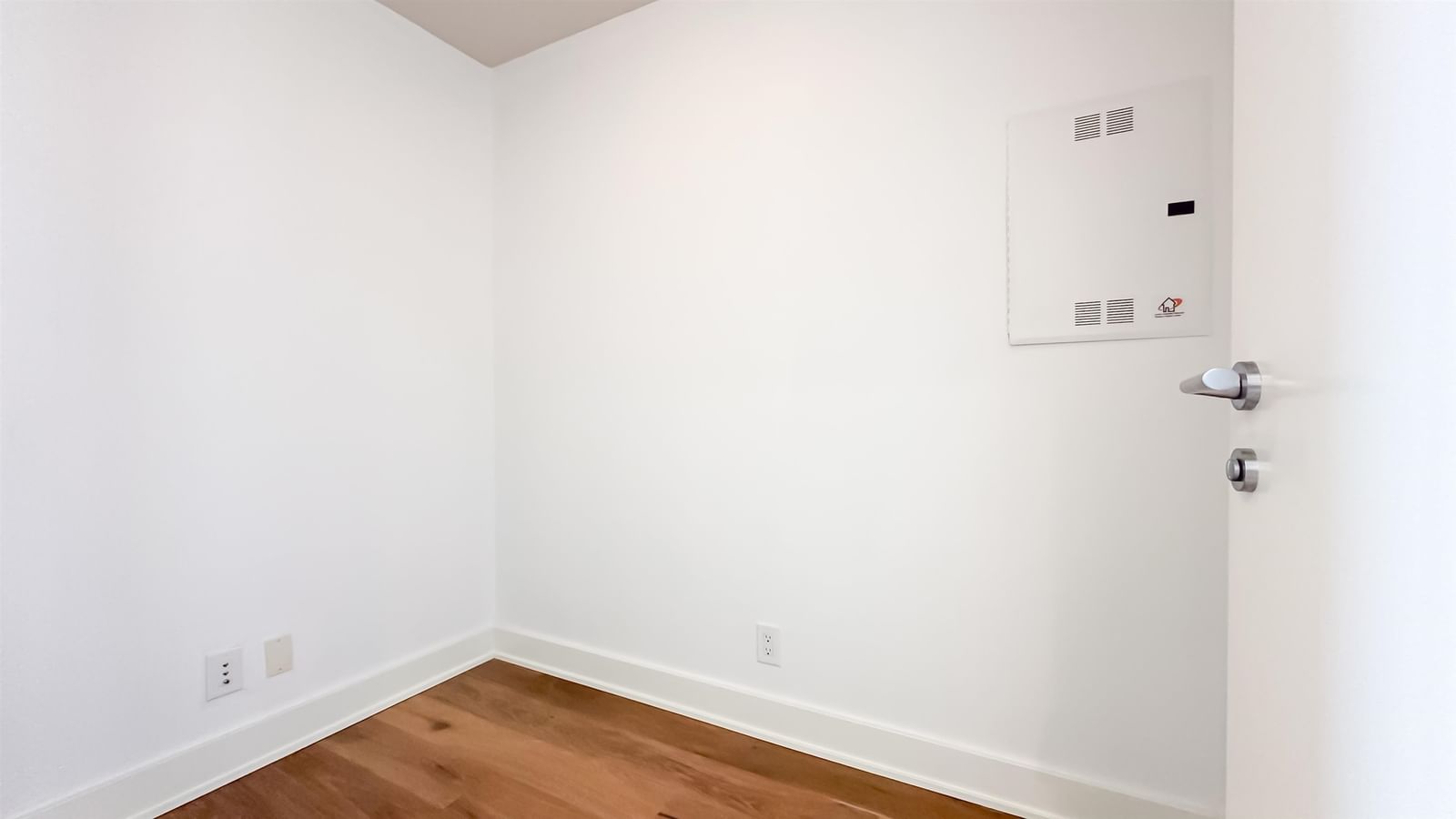 Listing Image 24