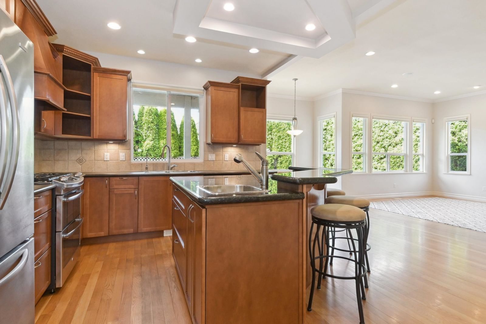 Listing Image 10