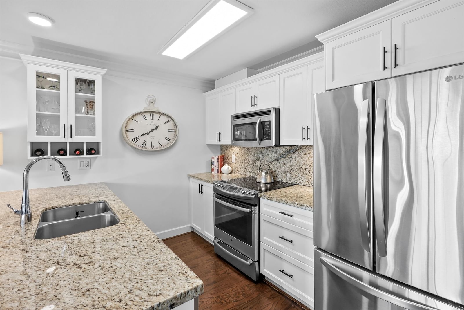 Listing Image 11
