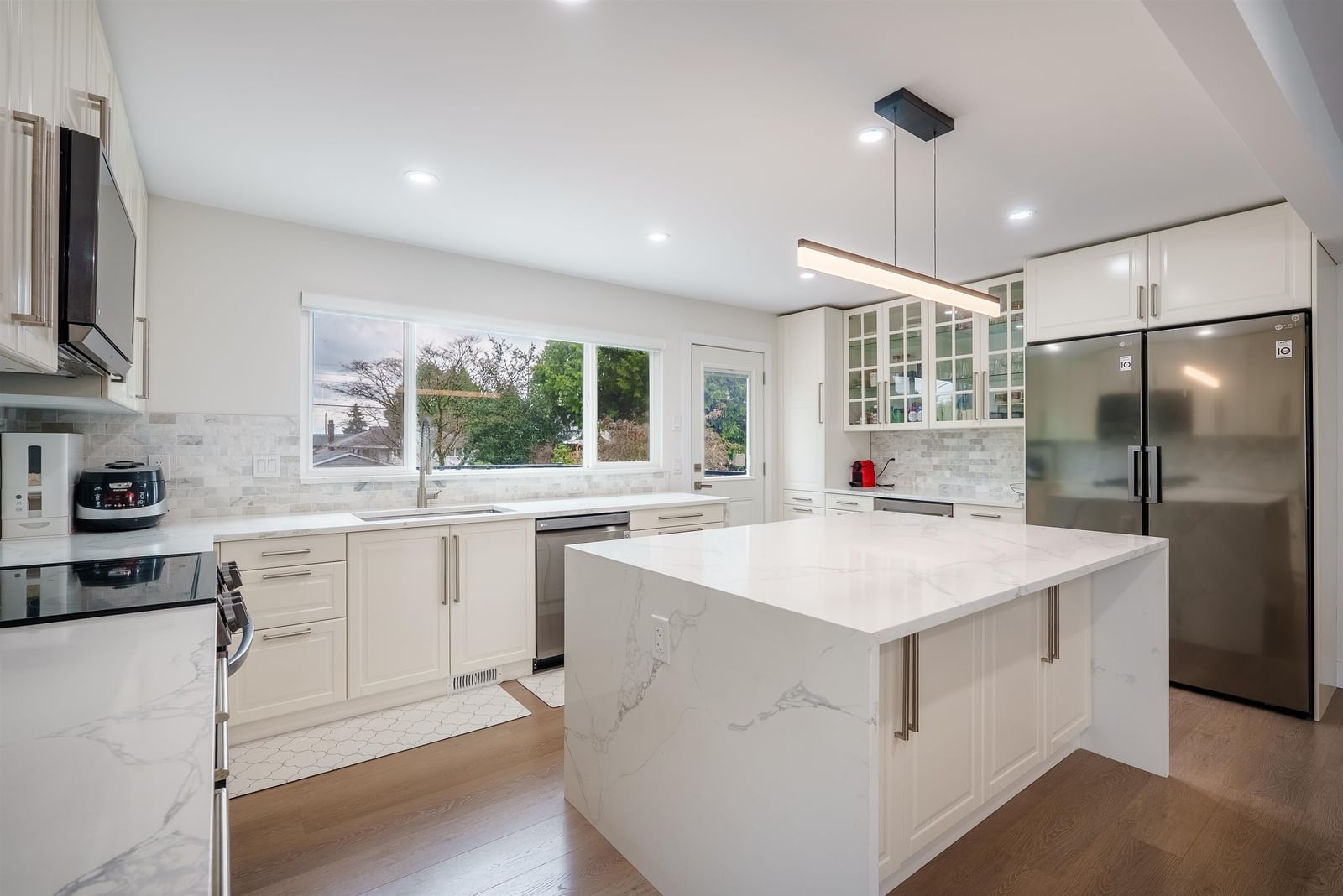 Listing Image 9